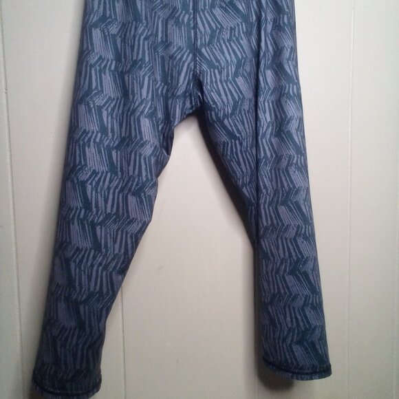 Everlast Cropped Leggings M Athletic Active Gray Pink Patterned - Picture 13 of 13